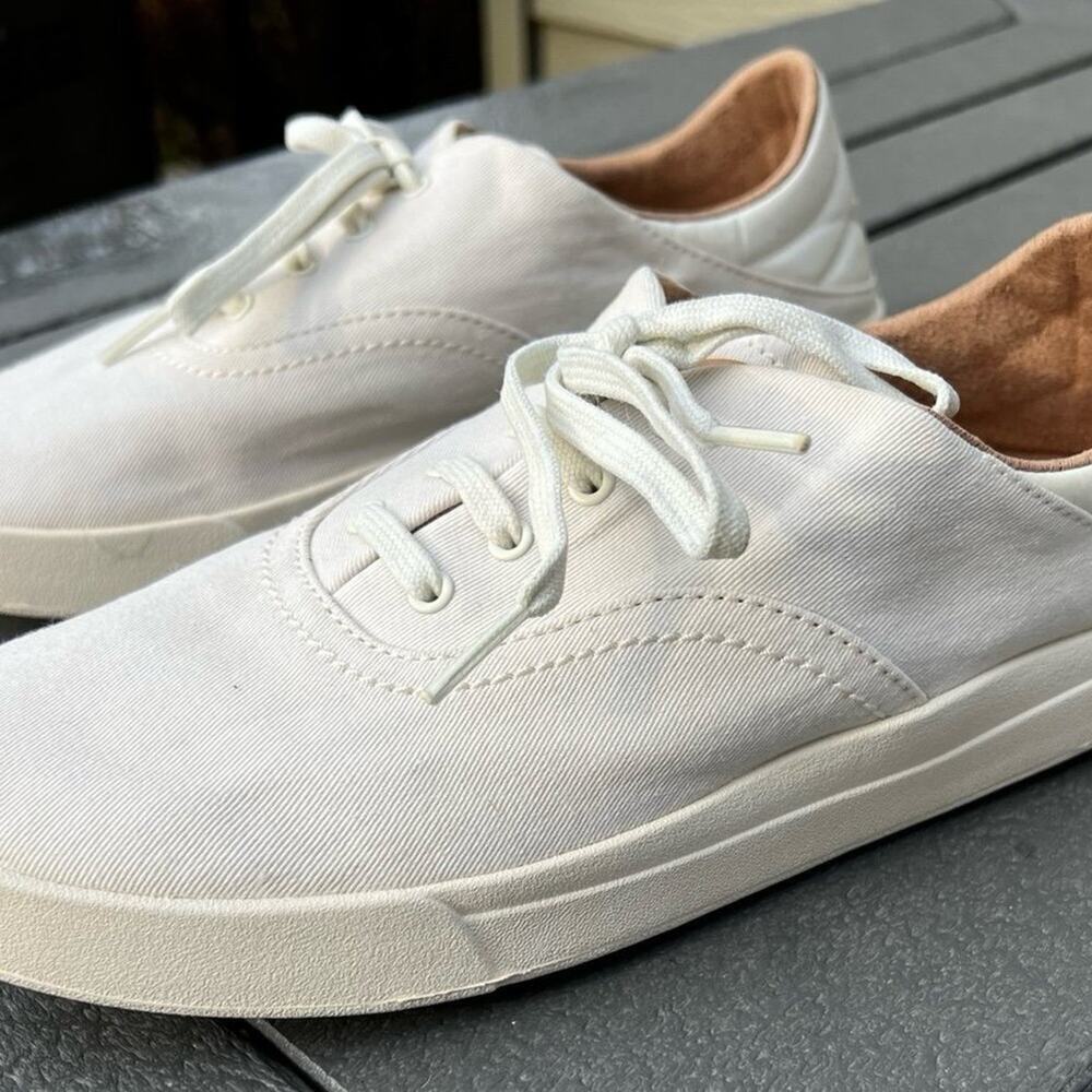 OLUKAI lace up, step down, back, women’s size 8 1/2 sneaker.